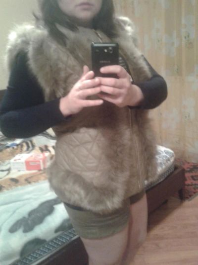 Лот: 9663456. Фото: 1. Продам жилетку из искуственного... Верхняя одежда