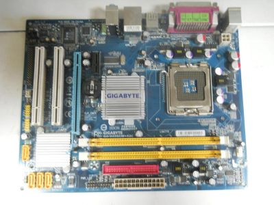 Лот: 6750231. Фото: 1. Материнская плата Gigabyte ga-945gcm-s2c. Материнские платы