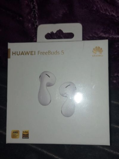 Лот: 22493135. Фото: 1. Беспроводные наушники Huawei FreeBuds... Наушники, гарнитуры