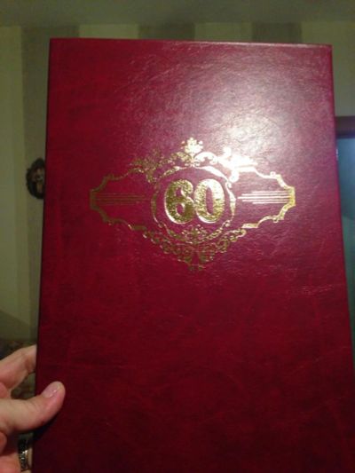 Лот: 6985257. Фото: 1. Папка с юбилеем 60. Подарочная упаковка