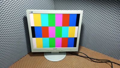 Лот: 21234735. Фото: 1. Белый ЖК монитор Philips 170S5... ЖК-мониторы