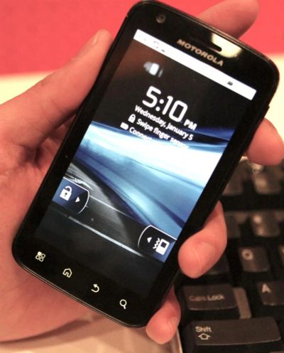 Лот: 3456851. Фото: 1. Продам Motorola Atrix 4g + Laptop... Смартфоны