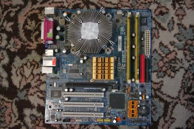 Лот: 17295254. Фото: 1. Материнская плата Gigabyte GA-8I945GZME-RH... Материнские платы