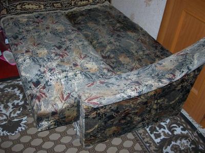 Лот: 2596206. Фото: 1. Мягкий гарнитур (диван и 2 кресла... Кресла, пуфы