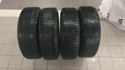 Лот: 13708646. Фото: 1. Зимние шины Bridgestone 215/70... Шины