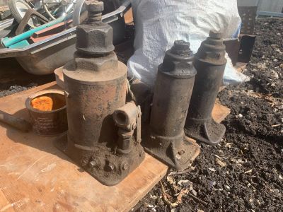 Лот: 17517564. Фото: 1. 3 домкрата. Домкраты