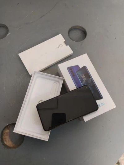 Лот: 17218746. Фото: 1. Honor 20. Смартфоны