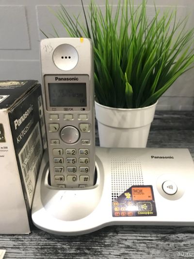 Лот: 17339898. Фото: 1. 2 Телефона Panasonic KX-TG2511RU... Кнопочные мобильные телефоны