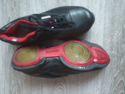 Лот: 9856506. Фото: 1. Кроссовки женские Reebok. Кеды, кроссовки, слипоны