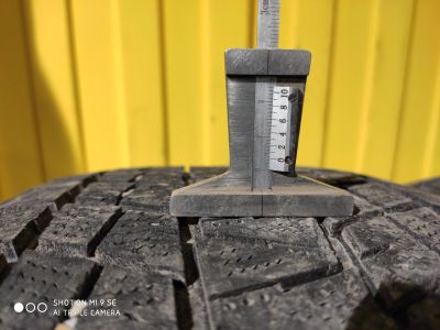 Лот: 14702188. Фото: 1. 235 65 18 Bridgestone Blizzak... Шины