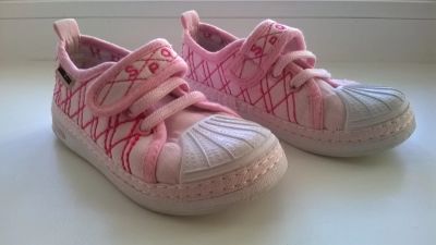 Лот: 5341278. Фото: 1. Кеды для девочки. Кеды, кроссовки