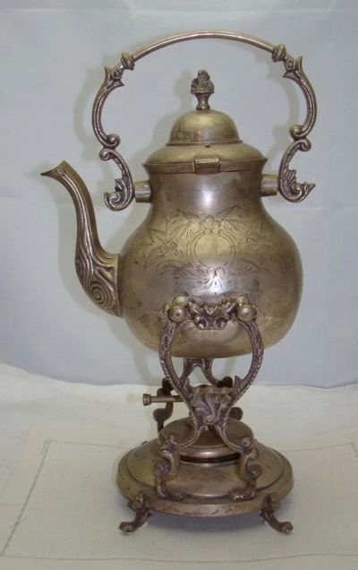 Лот: 11190814. Фото: 1. Бульотка чайник на подставке с... Предметы интерьера и быта