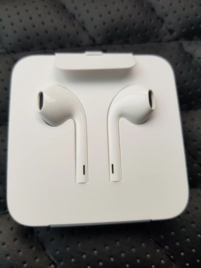 Лот: 15565268. Фото: 1. Наушники Apple EarPods Lightning... Наушники, гарнитуры