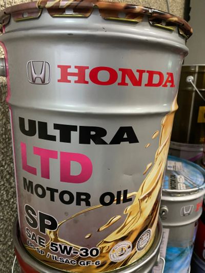Лот: 18980877. Фото: 1. Honda ultra LTD 5W-30. Масла, жидкости