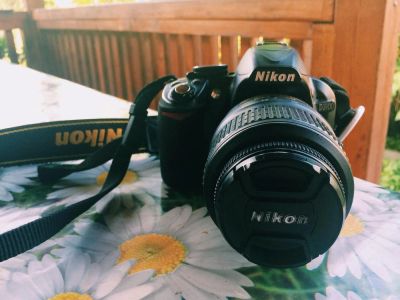 Лот: 4358935. Фото: 1. Хороший Nikon D3100 срочно. Цифровые зеркальные