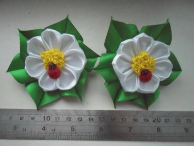 Лот: 10575319. Фото: 1. Банты на резиночках ромашки. Цветы из ткани