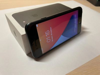 Лот: 16958532. Фото: 1. Телефон iPhone 7 black. Смартфоны