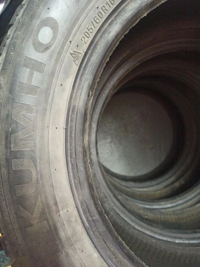 Лот: 24812435. Фото: 1. Шины KUMHO 205*60*16 зима торг. Шины