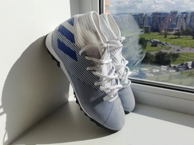 Лот: 16451445. Фото: 1. Бутсы футбольные Adidas. Другое (спортивные товары)