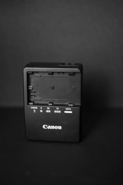 Лот: 15026540. Фото: 1. Зарядное устройство Canon LC-E6... Аккумуляторы, зарядные