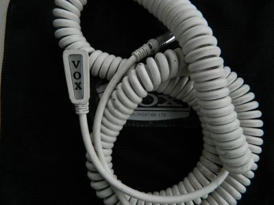 Лот: 7530187. Фото: 1. Vox Vintage Coiled Cable белый... Гитарные эффекты и комбоусилители