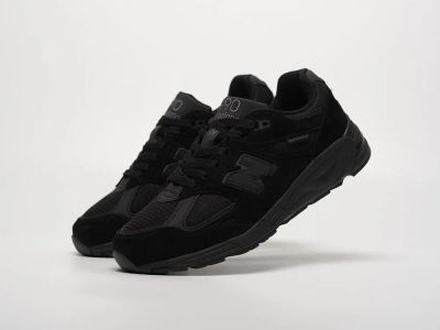 Лот: 21970332. Фото: 1. Кроссовки New Balance 990 v2... Кеды, кроссовки, слипоны