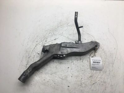 Лот: 20388381. Фото: 1. Патрубок системы охлаждения Subaru... Двигатель и элементы двигателя