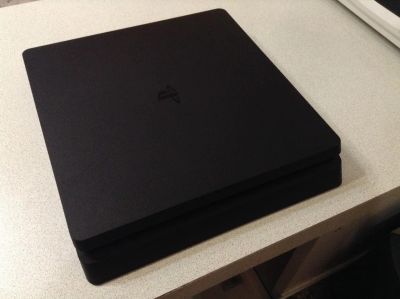 Лот: 10991540. Фото: 1. Продам Playstation 4 Slim 1TB... Игровые приставки, консоли