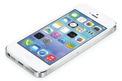 Лот: 4009102. Фото: 1. iphone 5 64gb white + 2 чехла. Смартфоны