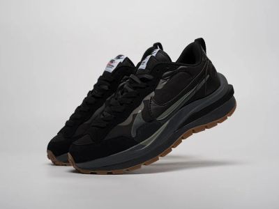 Лот: 24975189. Фото: 1. Кроссовки Sacai x Nike Vapor Waffle. Кеды, кроссовки, слипоны