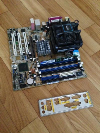 Лот: 5506262. Фото: 1. !!!Материнская плата ASUS P4P800-VM... Материнские платы