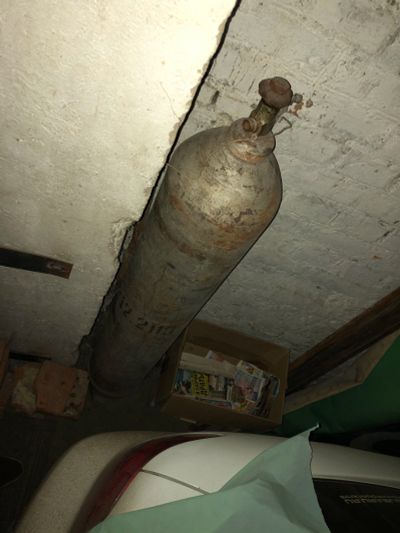 Лот: 11638295. Фото: 1. Баллон серый, возможно фреон. Баллоны, газ в баллонах