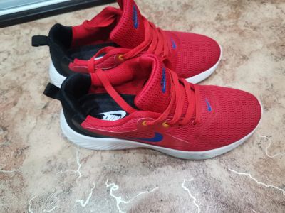 Лот: 20291840. Фото: 1. Кроссовки Nike. Кеды, кроссовки, слипоны