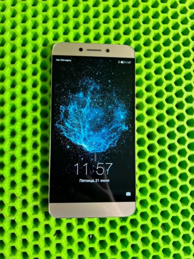Лот: 22847975. Фото: 1. Смартфон LeEco Le 2, 3/32 ГБ... Смартфоны