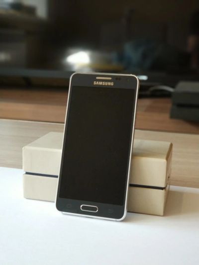 Лот: 11427216. Фото: 1. Samsung Galaxy Alpha. Смартфоны