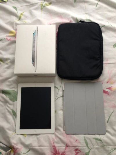 Лот: 3178156. Фото: 1. iPad 2 (16Гб, WiFi, белый, отличное... Планшеты