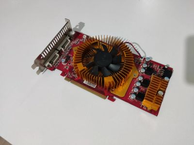 Лот: 23494234. Фото: 1. Видеокарта GeForce 9800 GT. Видеокарты