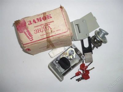 Лот: 1991098. Фото: 1. замок накладной с засовом!. Разное