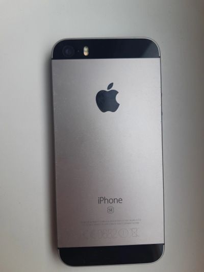 Лот: 15541968. Фото: 1. IPhone Se. Смартфоны