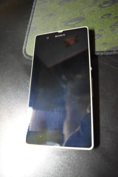 Лот: 6918935. Фото: 1. Sony Xperia Z White. Обмен. Смартфоны