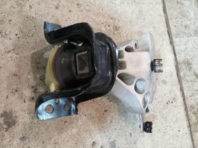 Лот: 15604621. Фото: 1. Renault Daster подушка двигателя. Двигатель и элементы двигателя
