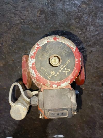 Лот: 25113582. Фото: 1. Насос отопления grundfos. Другое (тепловое оборудование, климат)