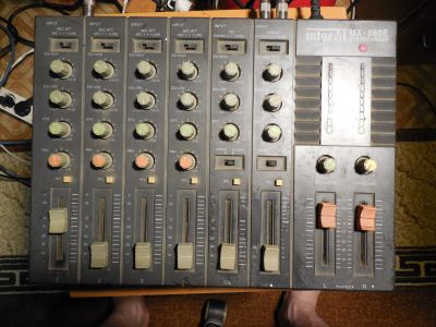 Лот: 16394131. Фото: 1. Пульт interm MX-880E. Микшеры, предусилители, микрофонные эффекты