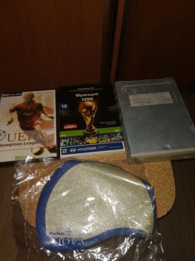 Лот: 15106344. Фото: 1. Dvd rom коврик диски. Приводы CD, DVD, BR, FDD