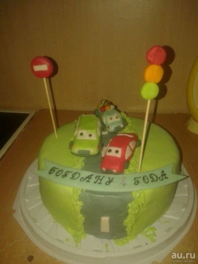 Лот: 9526741. Фото: 1. Торт с машинками. . Торты, пирожные