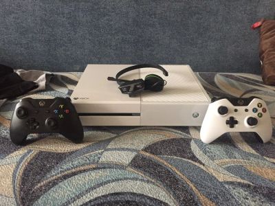 Лот: 6507986. Фото: 1. XBOX One. Игровые приставки, консоли