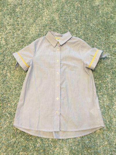 Лот: 16640084. Фото: 1. Рубашка Акула для девочки, размер... Рубашки, блузки, водолазки