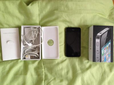 Лот: 4332835. Фото: 1. iphone 4 black 16gb. Смартфоны