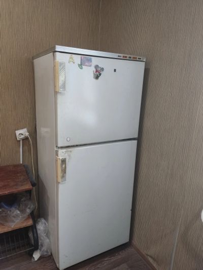 Лот: 19582759. Фото: 1. Холодильник бирюса. Холодильники, морозильные камеры