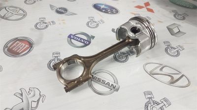 Лот: 23591632. Фото: 1. Поршень с шатуном Honda Stream... Двигатель и элементы двигателя